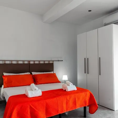 Pensión Mirella Rooms By Diddoi